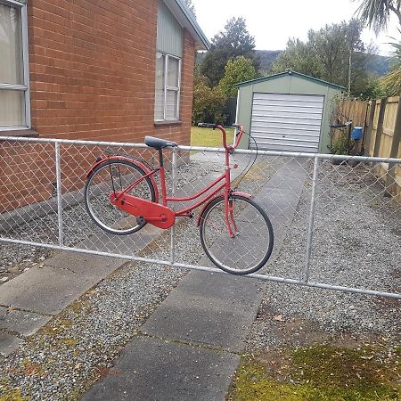 Little Red Riding Hood Villa Reefton Eksteriør billede