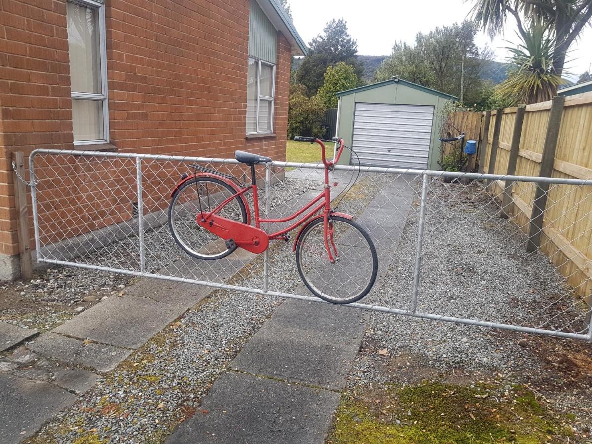 Little Red Riding Hood Villa Reefton Eksteriør billede